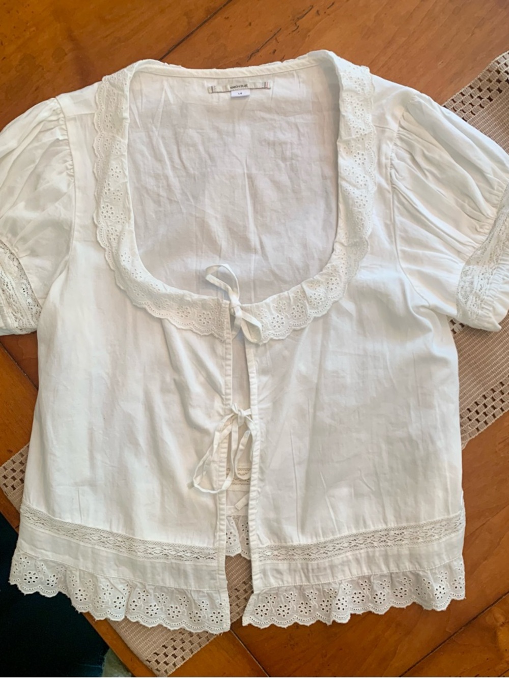 KIMCHI BLUE COTTAGECORE BLOUSE 
IVORY LARGE